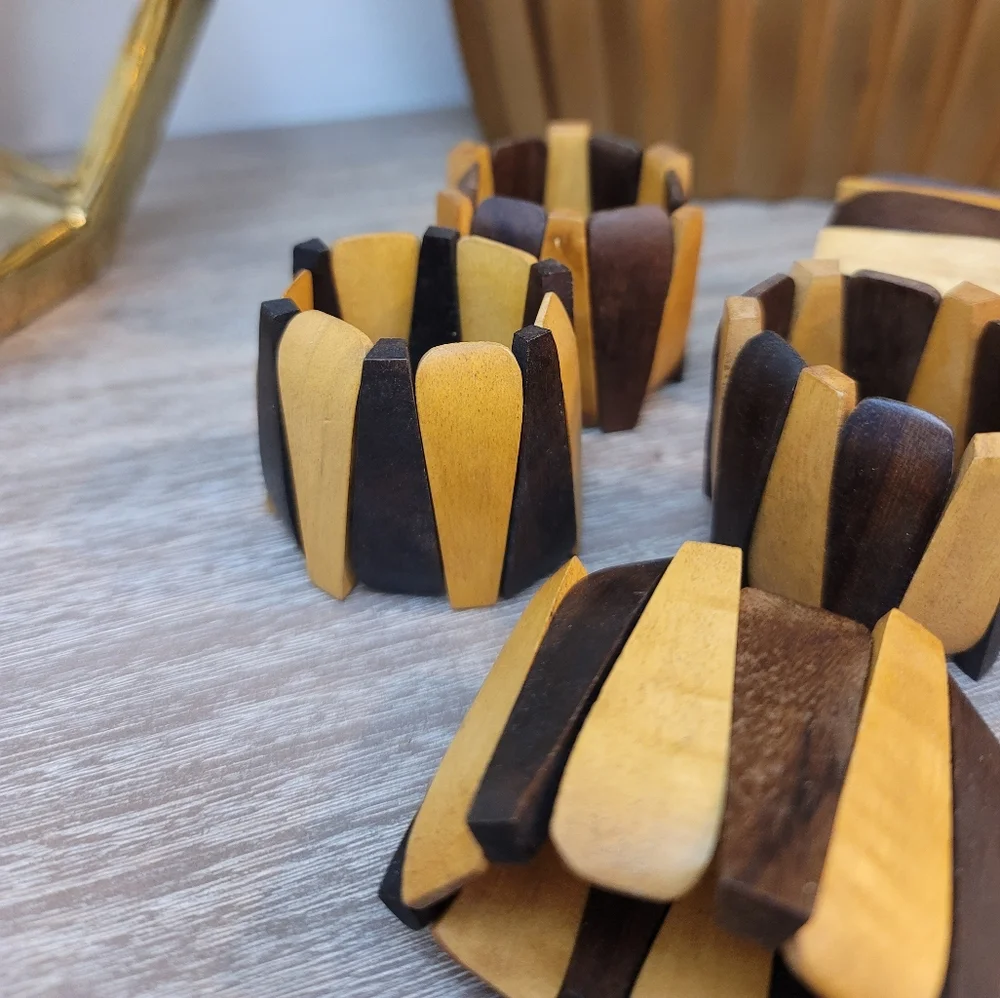 Pier 1 Two-tone Wood Napkin Rings (Set of 6)